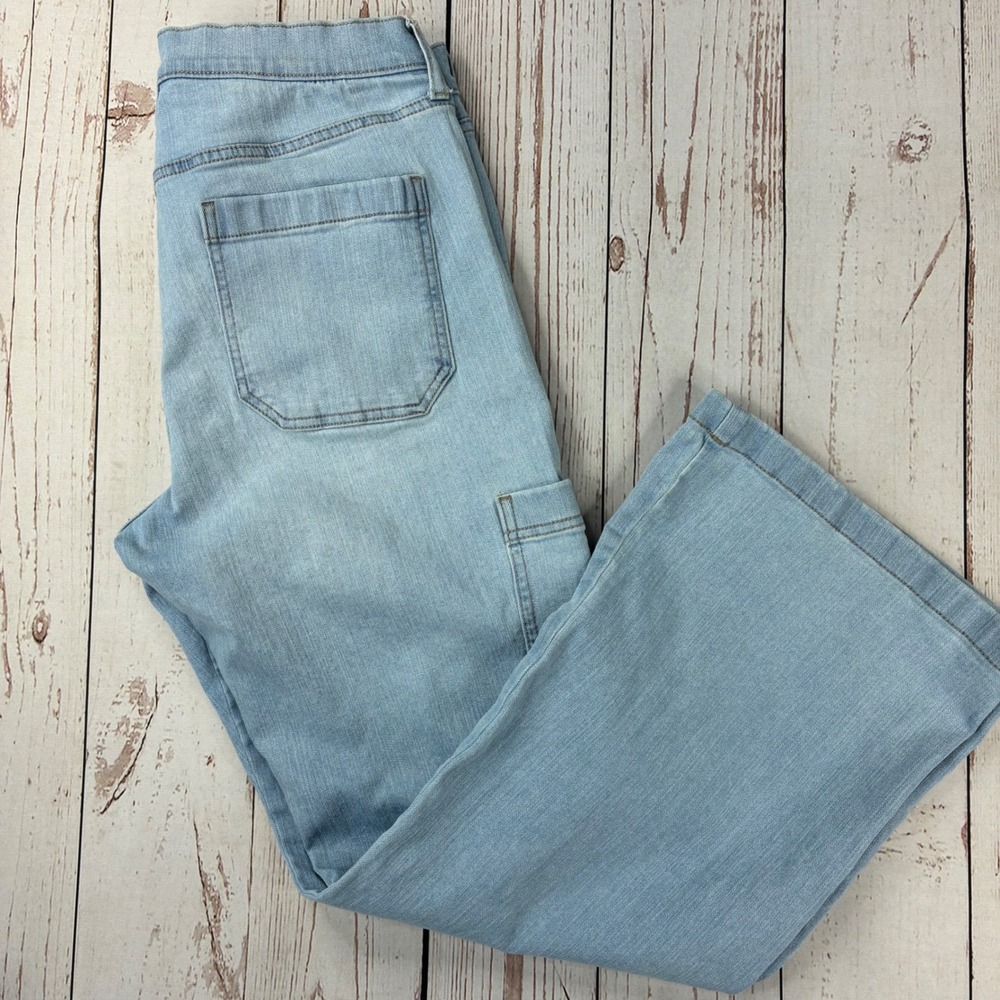 Jessica Simpson Women Light Wash Cargo Boot Cut Jeans Size 10/30 UJJSB17439-MSY